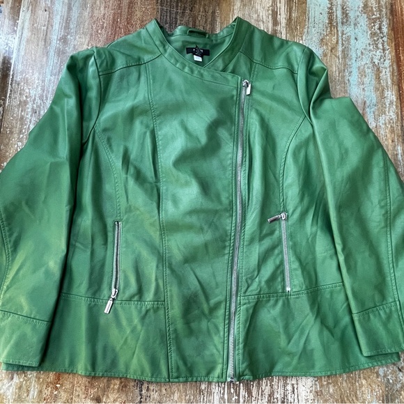 Green Women's Jacket - Picture 1 of 11